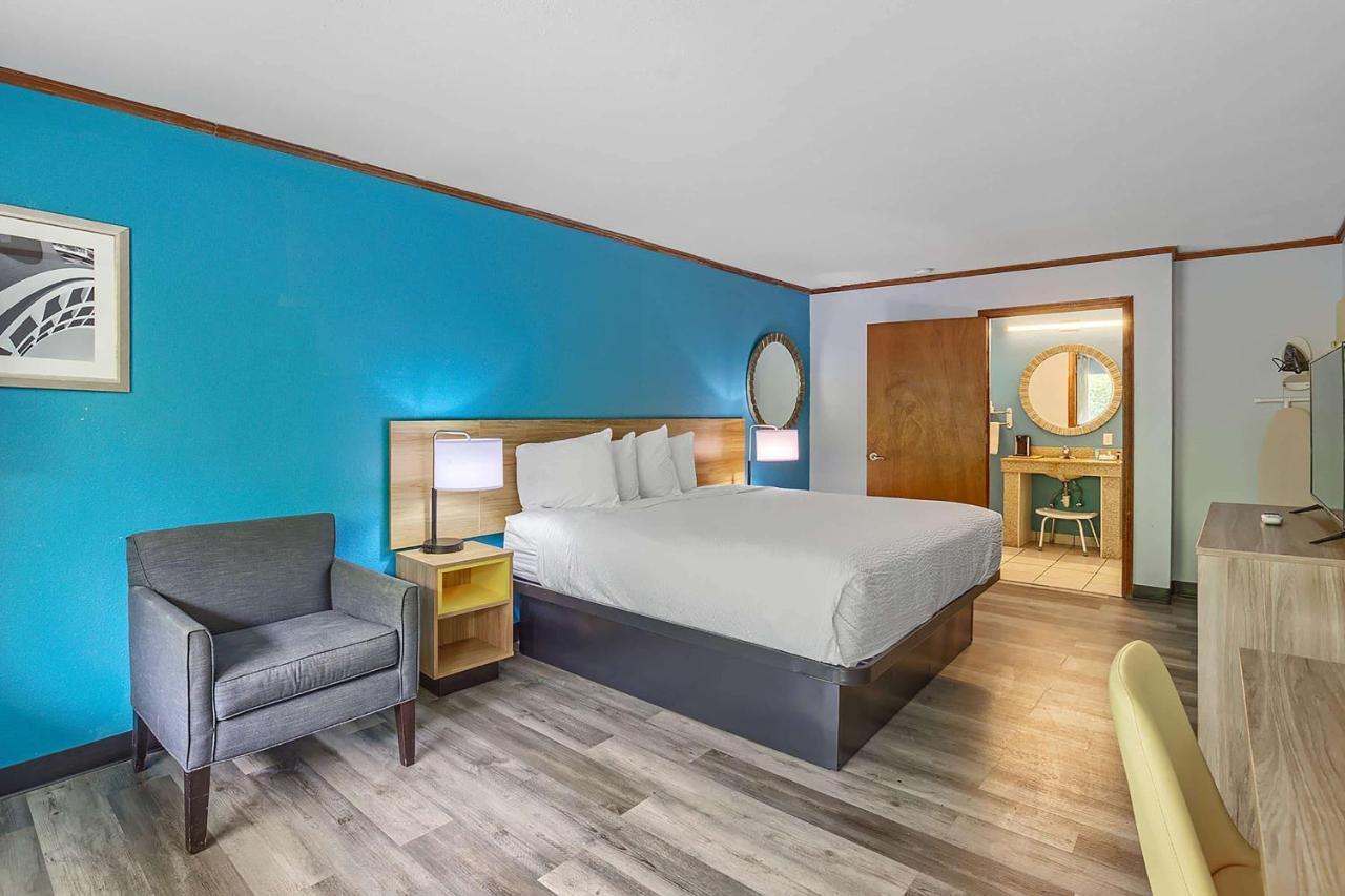 Days Inn By Wyndham Foley Eksteriør bilde