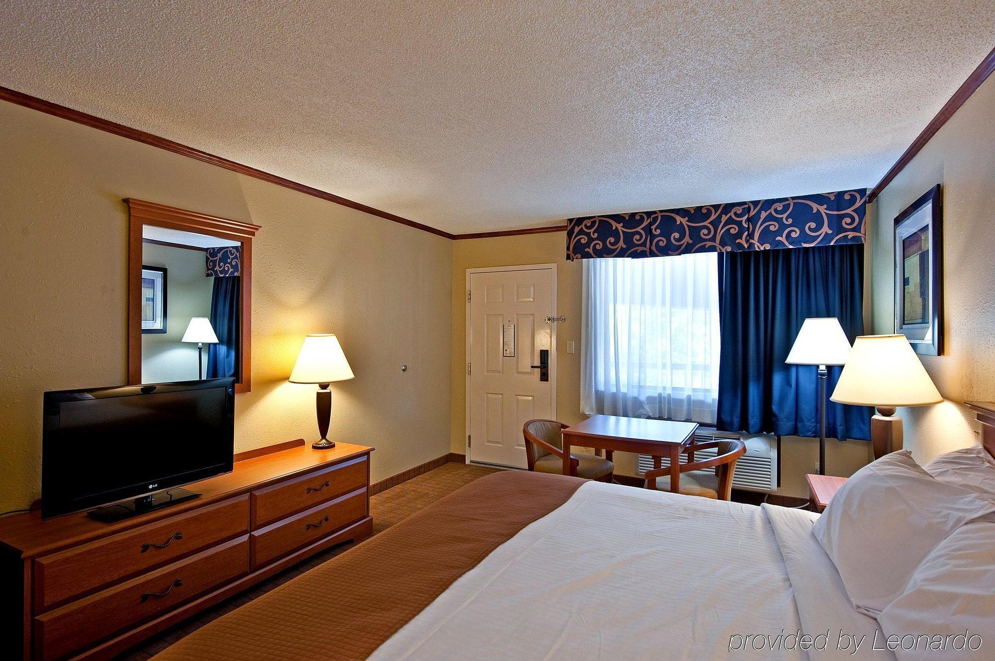 Days Inn By Wyndham Foley Rom bilde